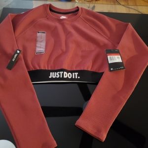 NIKE mauve women's cropped athletic top size L